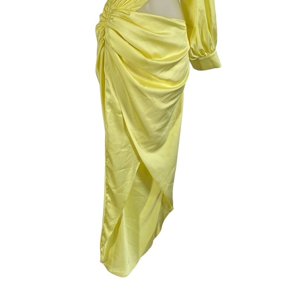 Gigii’s Yellow Satin Asymmetric One Shoulder Slit Ruched Maxi Dress Size Small - Picture 4 of 12